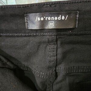 /se'renede/ men jean